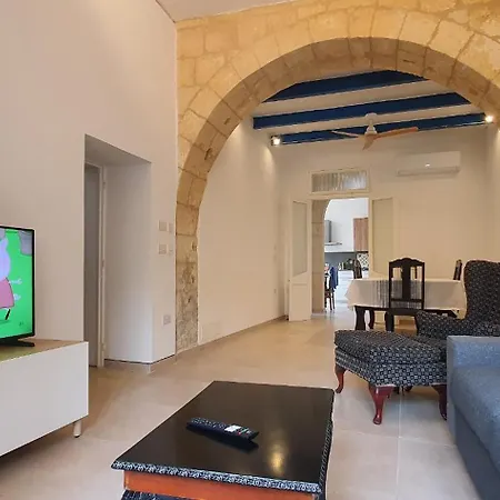 Dar Tan-nanniet - House Of Character With Private Pool 度假居 *