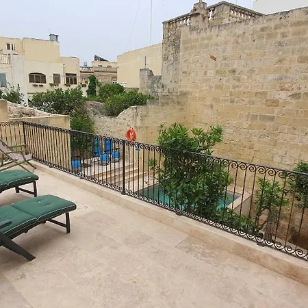 Dar Tan-nanniet - House Of Character With Private Pool Żejtun