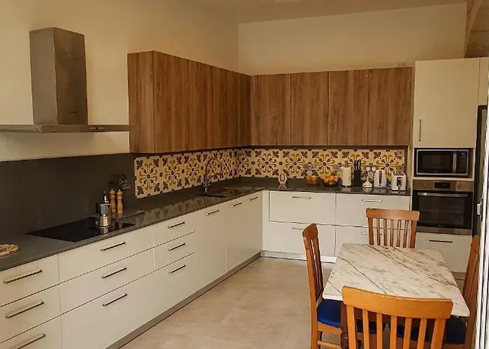 Semesterbostad Dar Tan-nanniet - House Of Character With Private Pool