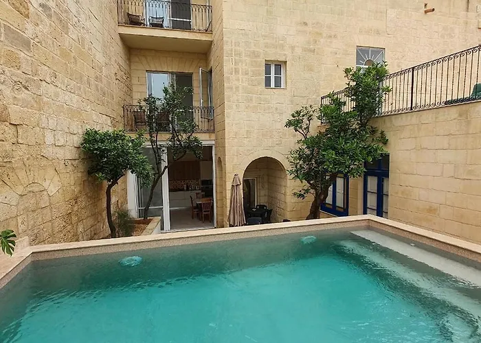 Case de vacanță Dar Tan-nanniet - House Of Character With Private Pool Żejtun