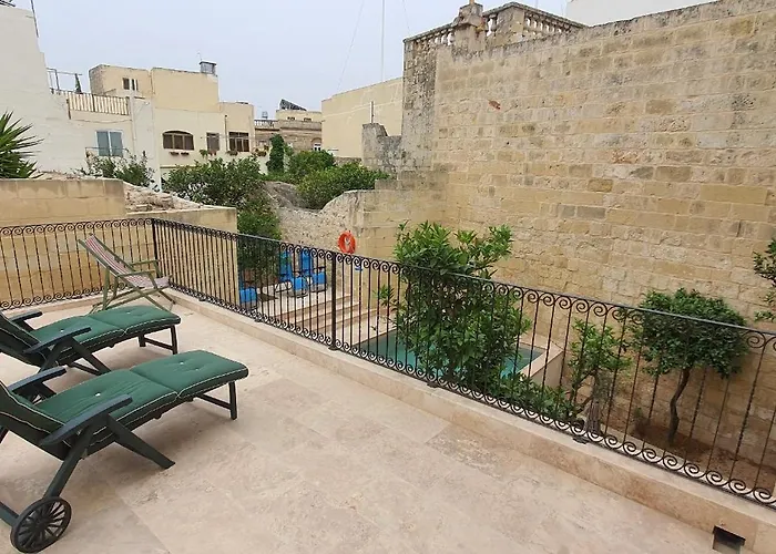 Dar Tan-nanniet - House Of Character With Private Pool Żejtun